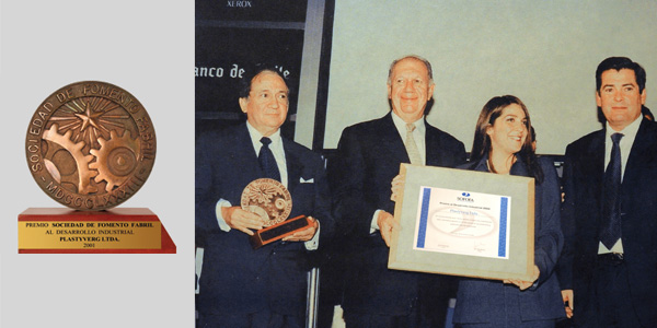 2001 - Premio al Desarrollo Industrial Chile 2001 otorgado por la SOFOFA